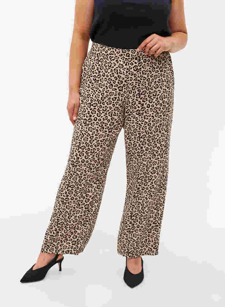 Trendy leopard print trousers, Leo AOP, Model image number 2