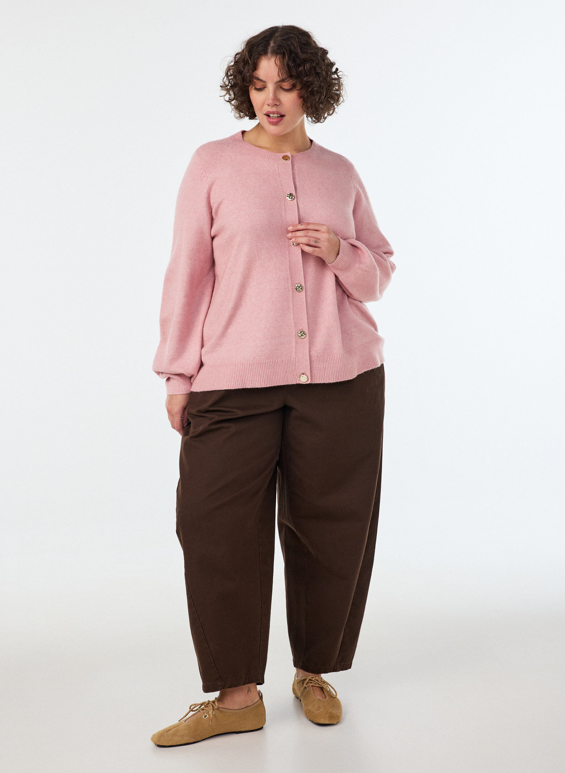 ZizzifashionCardigan in a soft knit with gold-coloured buttons, Red, Model image number 1