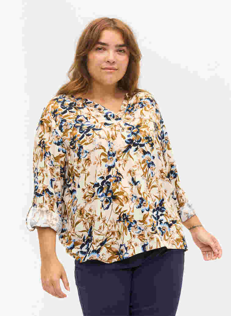 100% viscose blouse with floral print, Ecru Flower, Model