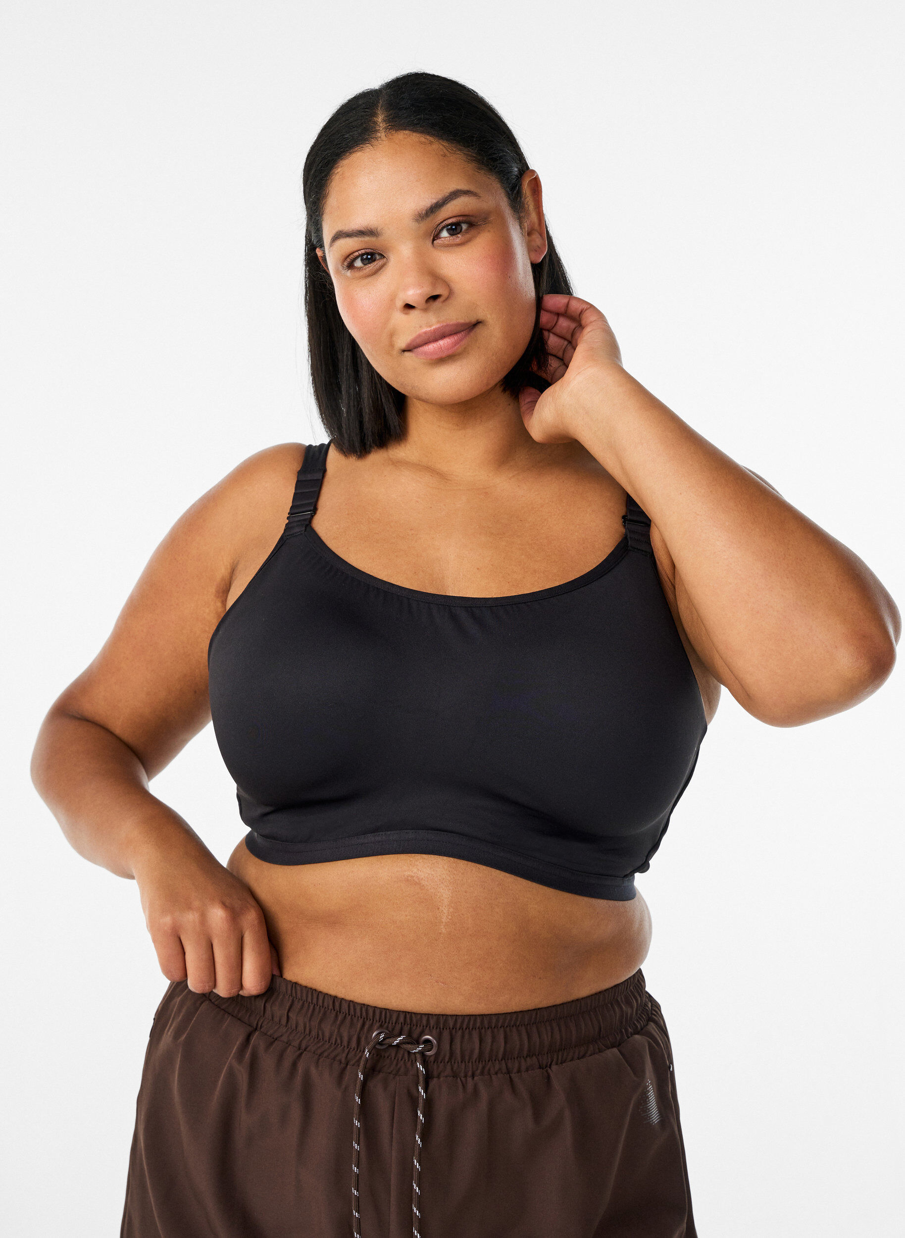 ZizzifashionHigh support sports bra with underwire and padded straps, Black, Model image number 0