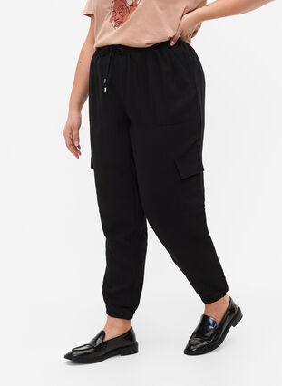 Loose cargo trousers in viscose, Black, Model image number 2