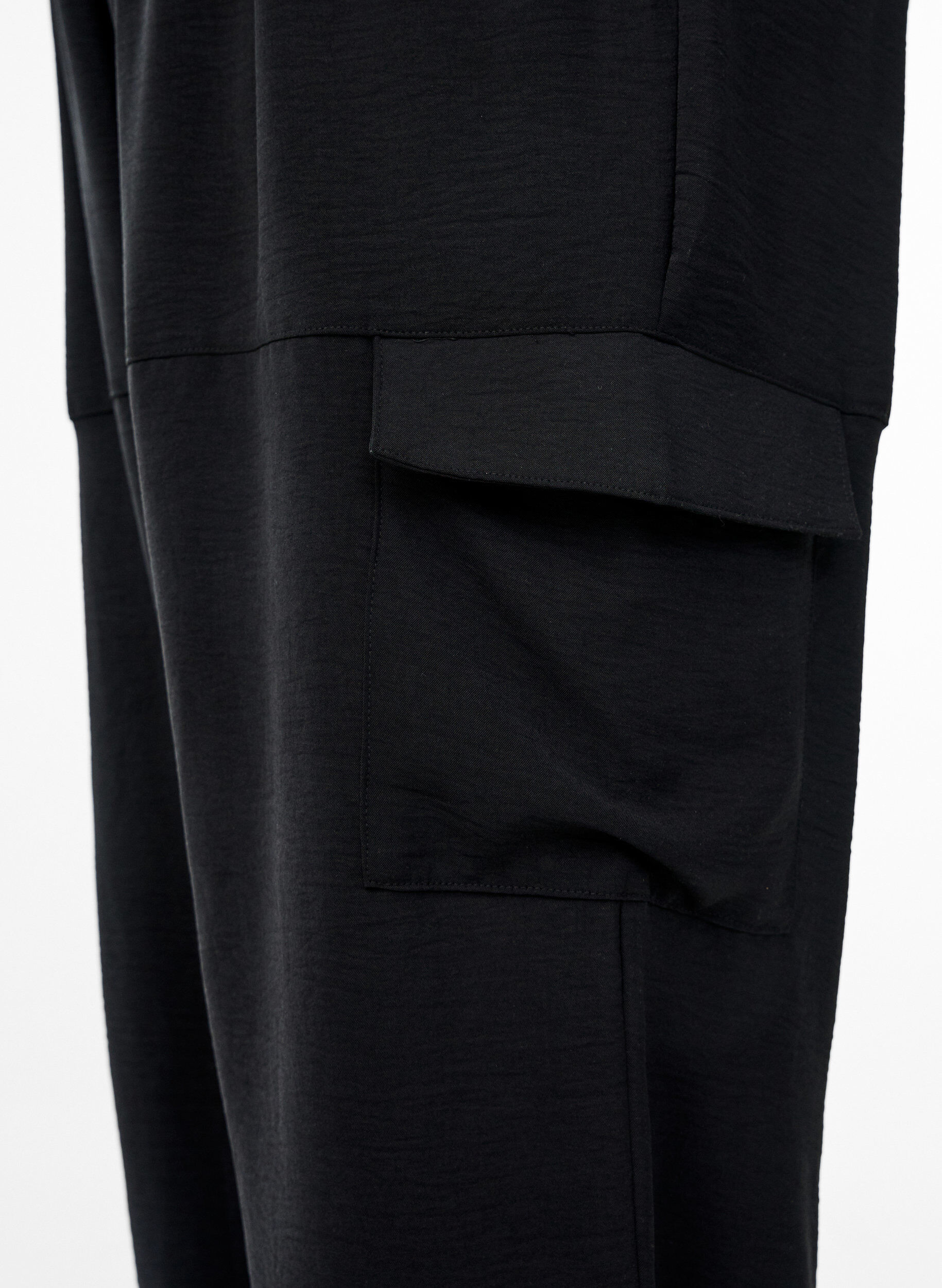 Zizzifashion Harem trousers with cargo pockets and elasticated waist, Black, Model image number 2