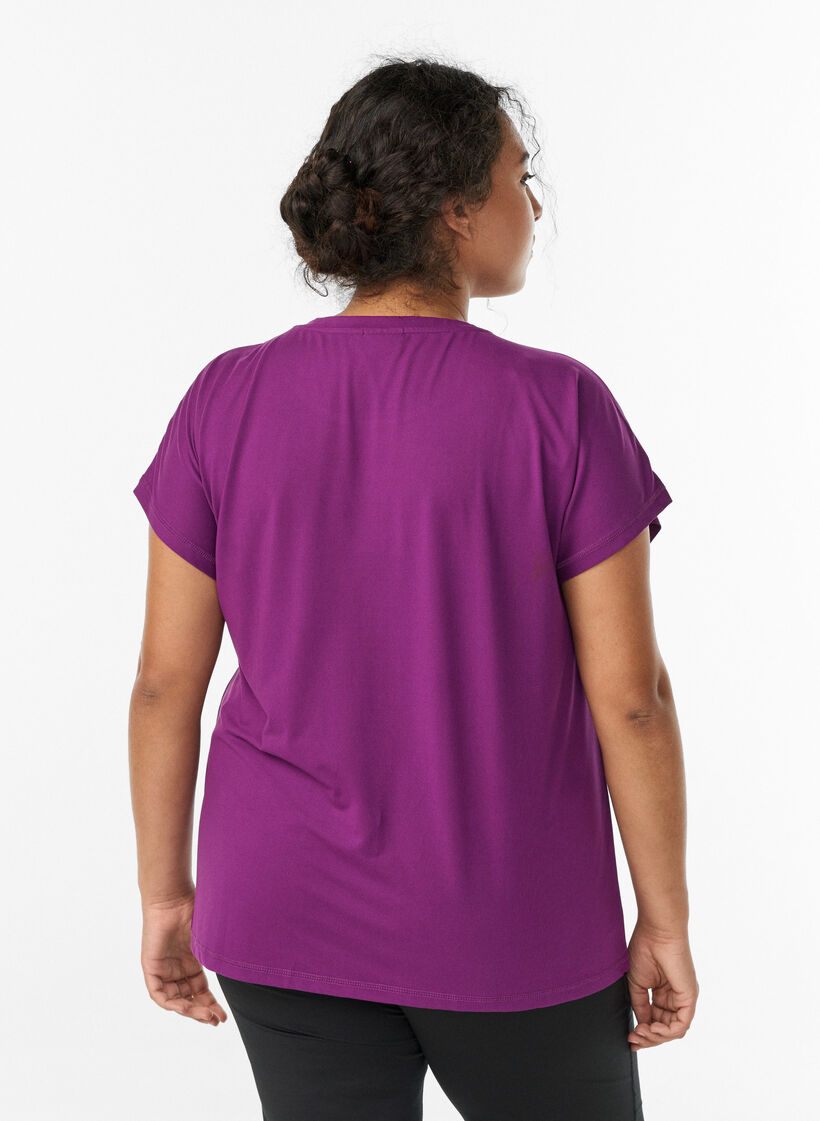 Solid-coloured training T-shirt, Purple, Model image number 2