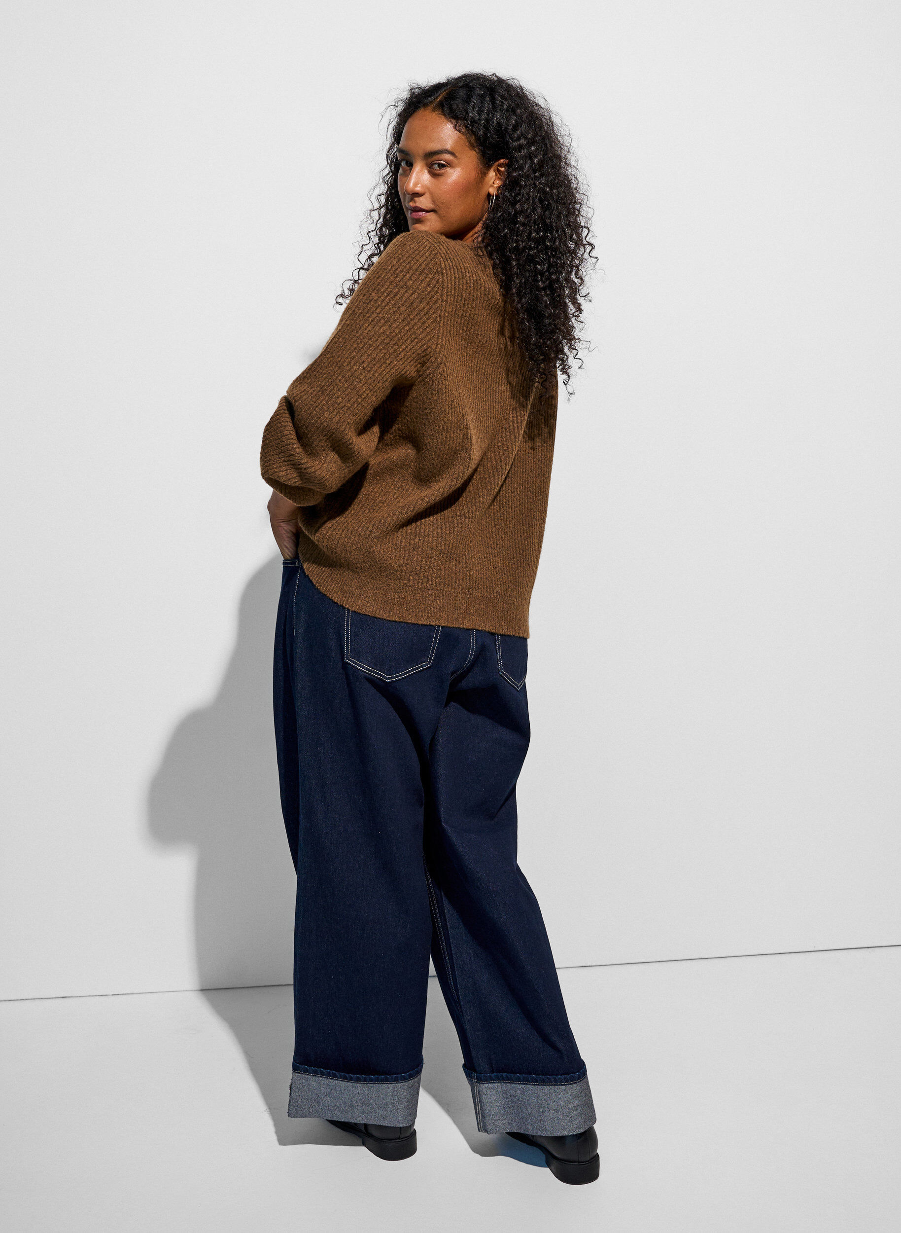 ZizzifashionRibbed jumper with balloon sleeves, Brown, Model image number 1