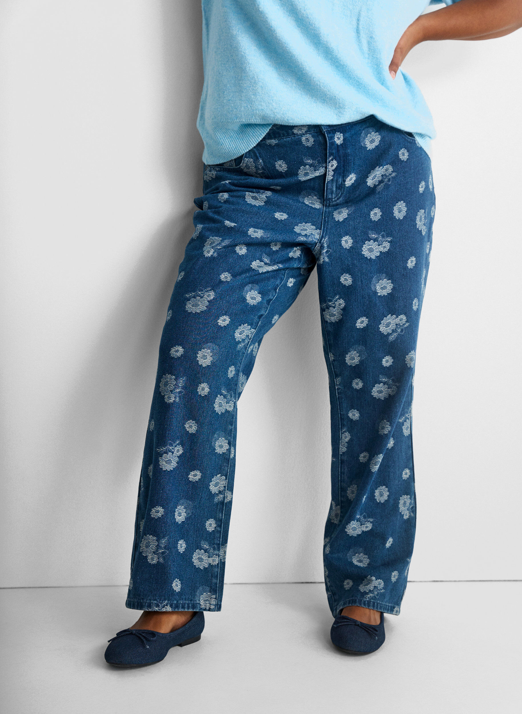 Zizzifashion Gemma high-waisted floral jeans, Blue, Model image number 3