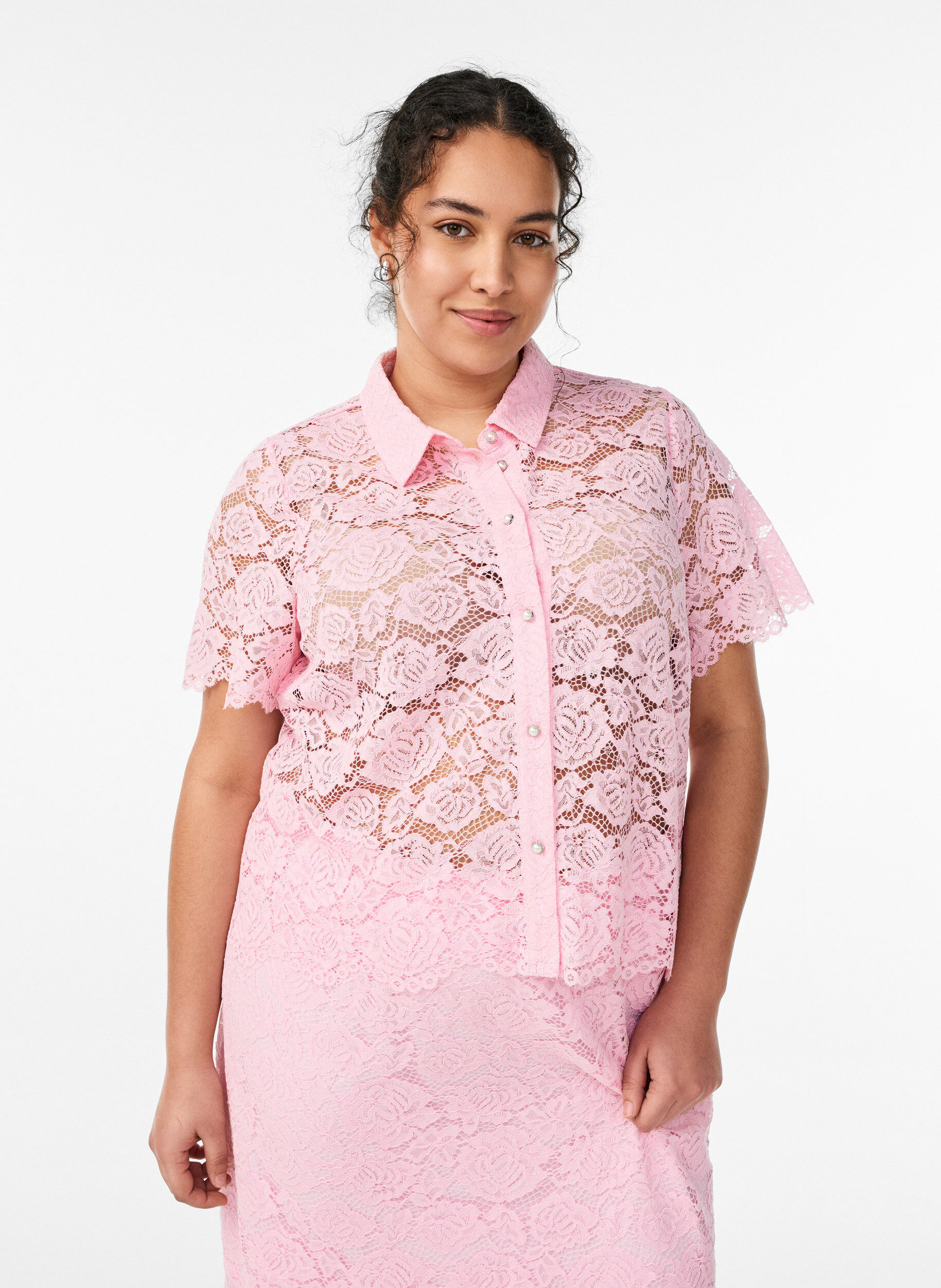 Lace shirt blouse with pearl buttons, Rose, Model
