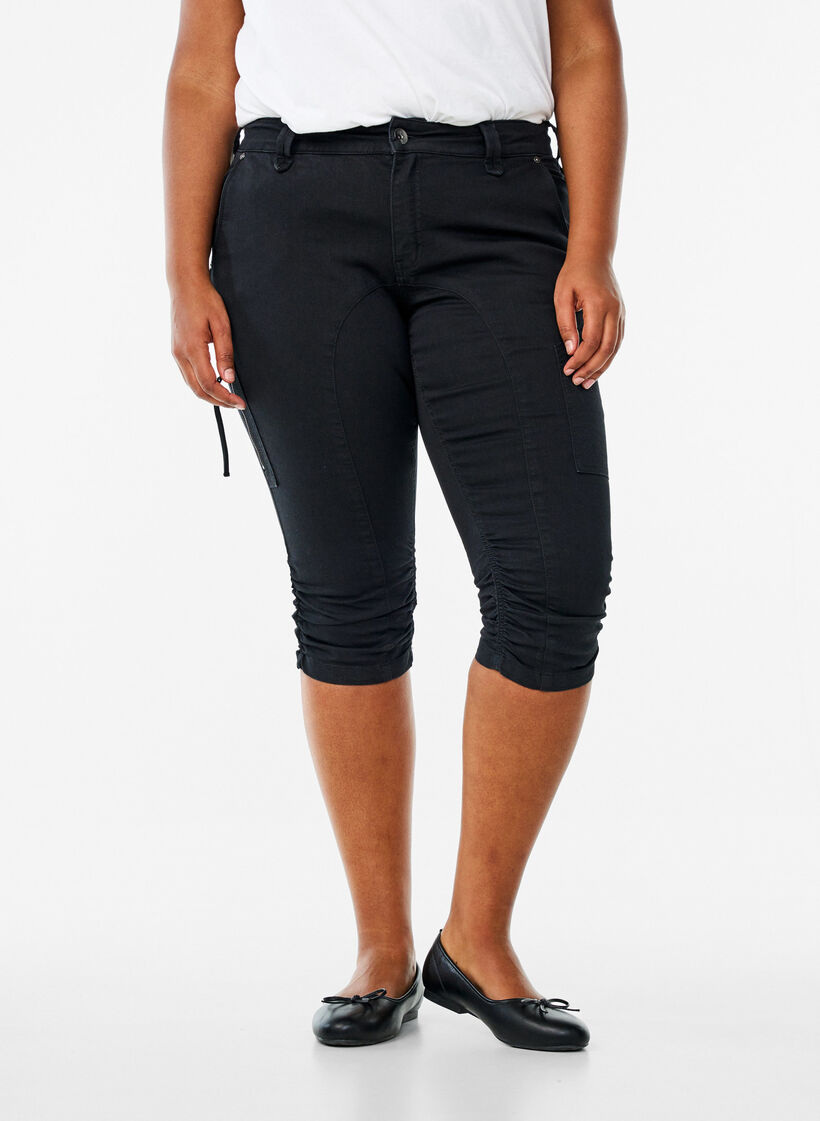 Slim fit capri jeans with pockets, Black, Model image number 1
