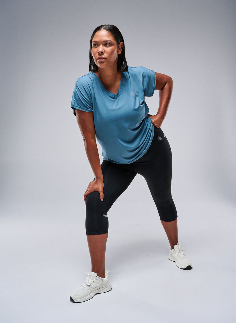 Short-sleeved workout t-shirt with v-neck, Petrol, Image image number 0