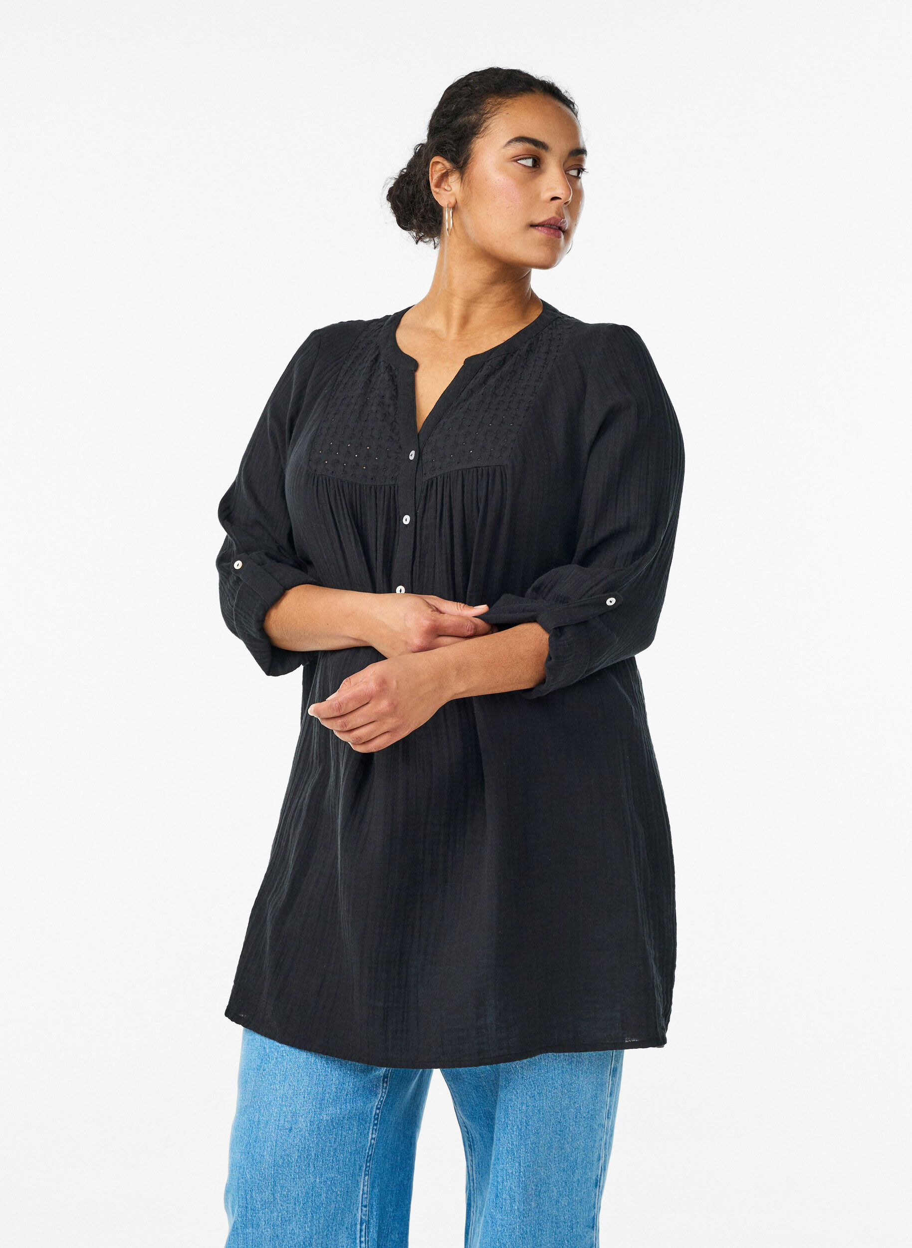 Cotton muslin tunic with broderie anglaise, Black, Model