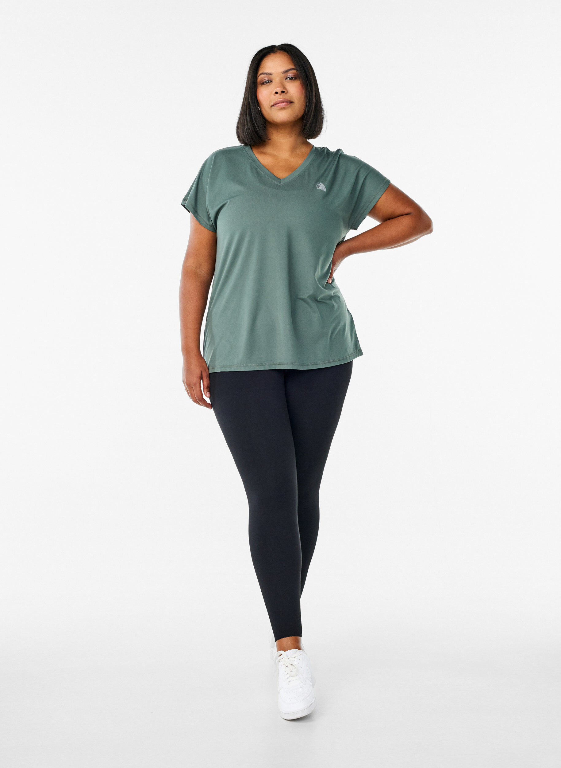 ZizzifashionLoose training t-shirt with v-neck, Green, Model image number 1