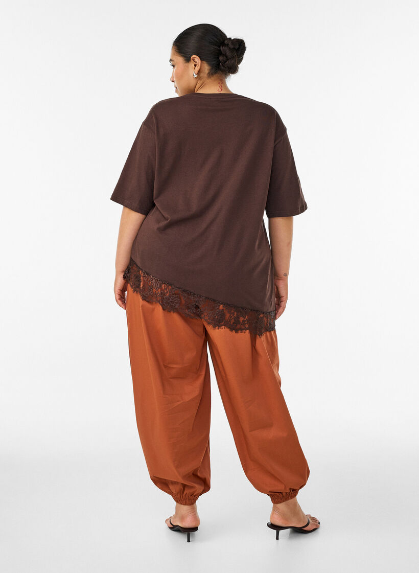 Balloon trousers with pockets and an elasticated waistband, Brown, Model image number 1