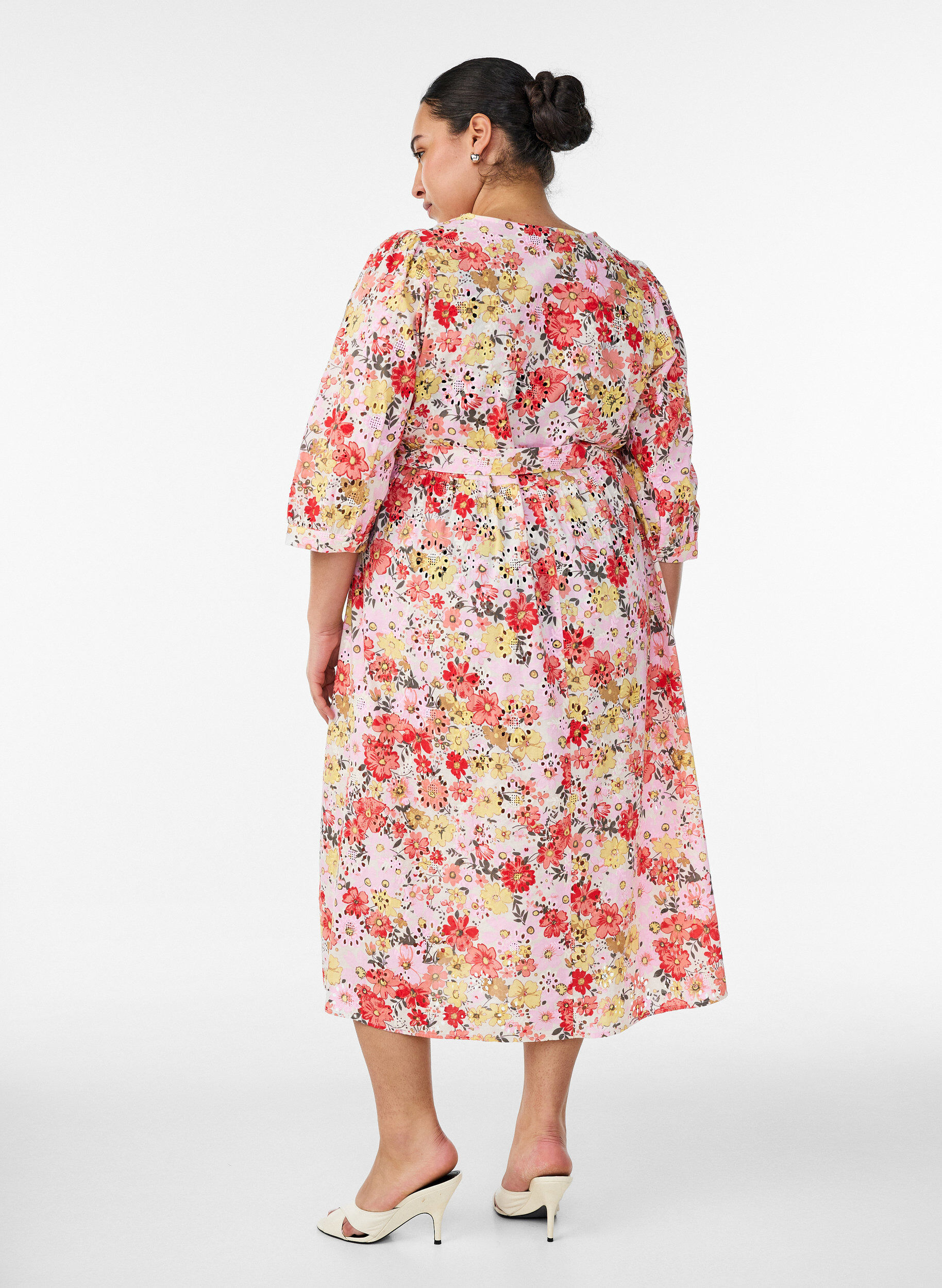ZizzifashionFloral midi dress with broderie anglaise and a tie-belt, Rose, Model image number 1