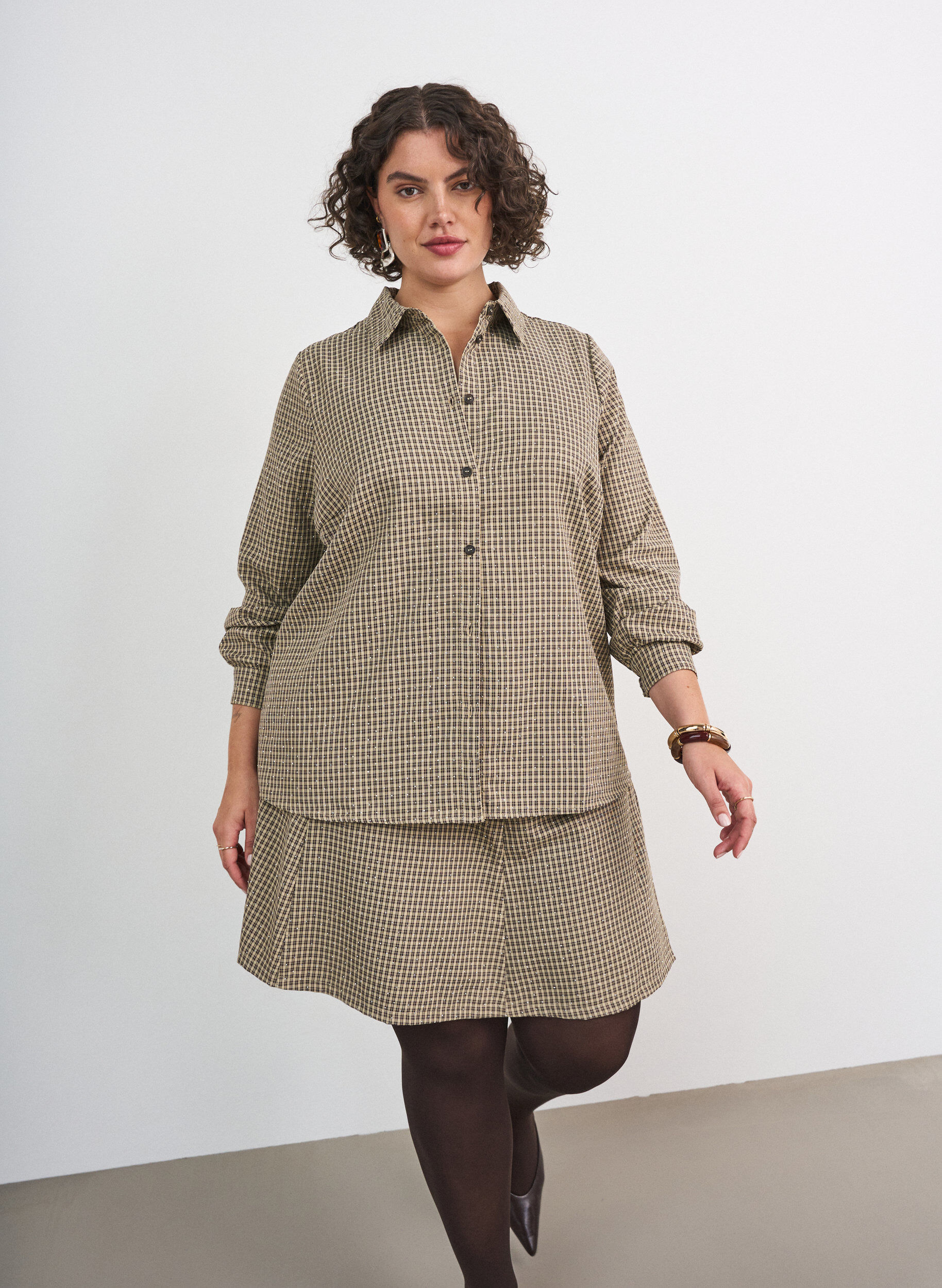 ZizzifashionSkirt with a mini-check pattern and rhinestones, Brown, Model image number 0