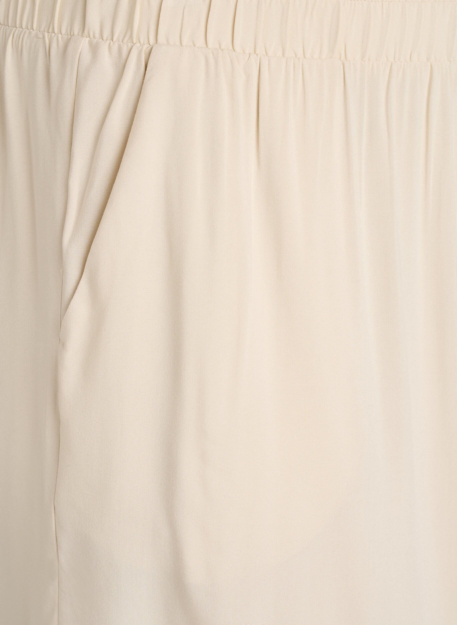 Zizzifashion Loose pyjama shorts in viscose with a high waist, Beige, Packshot image number 2