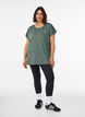 Solid-coloured training T-shirt, Green, Model image number 1