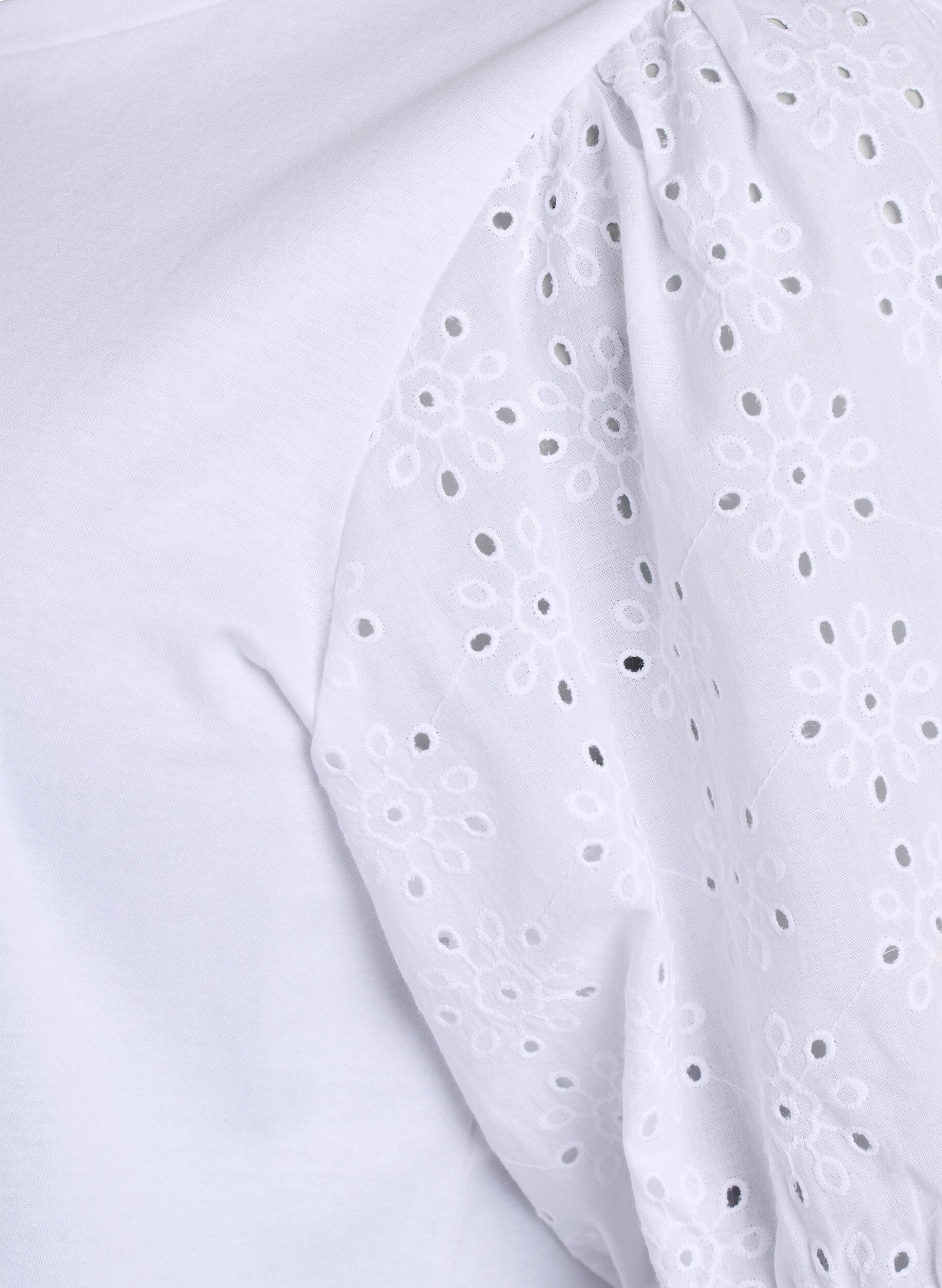 Zizzifashion T-shirt with broderie anglaise sleeves, White, Packshot image number 3
