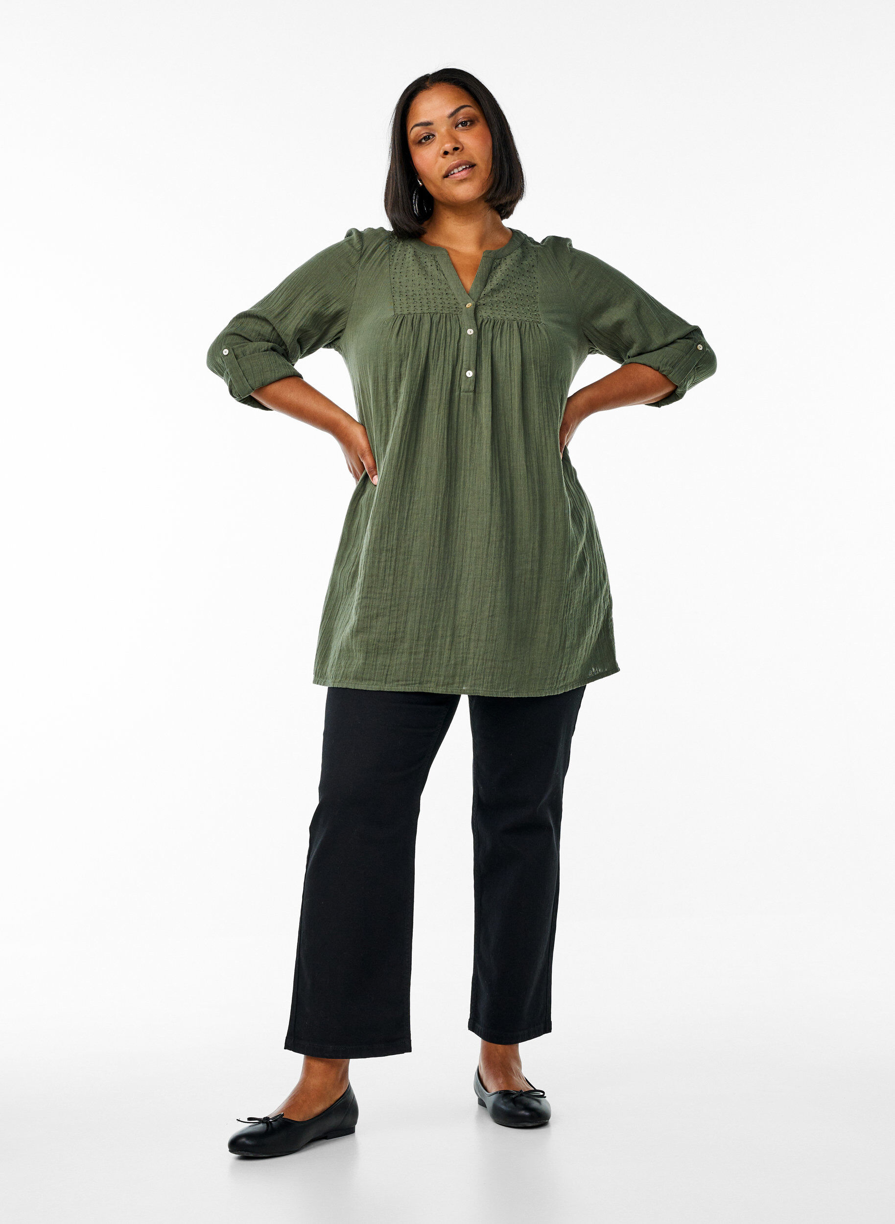 Zizzifashion Cotton muslin tunic with broderie anglaise, Green, Model image number 1