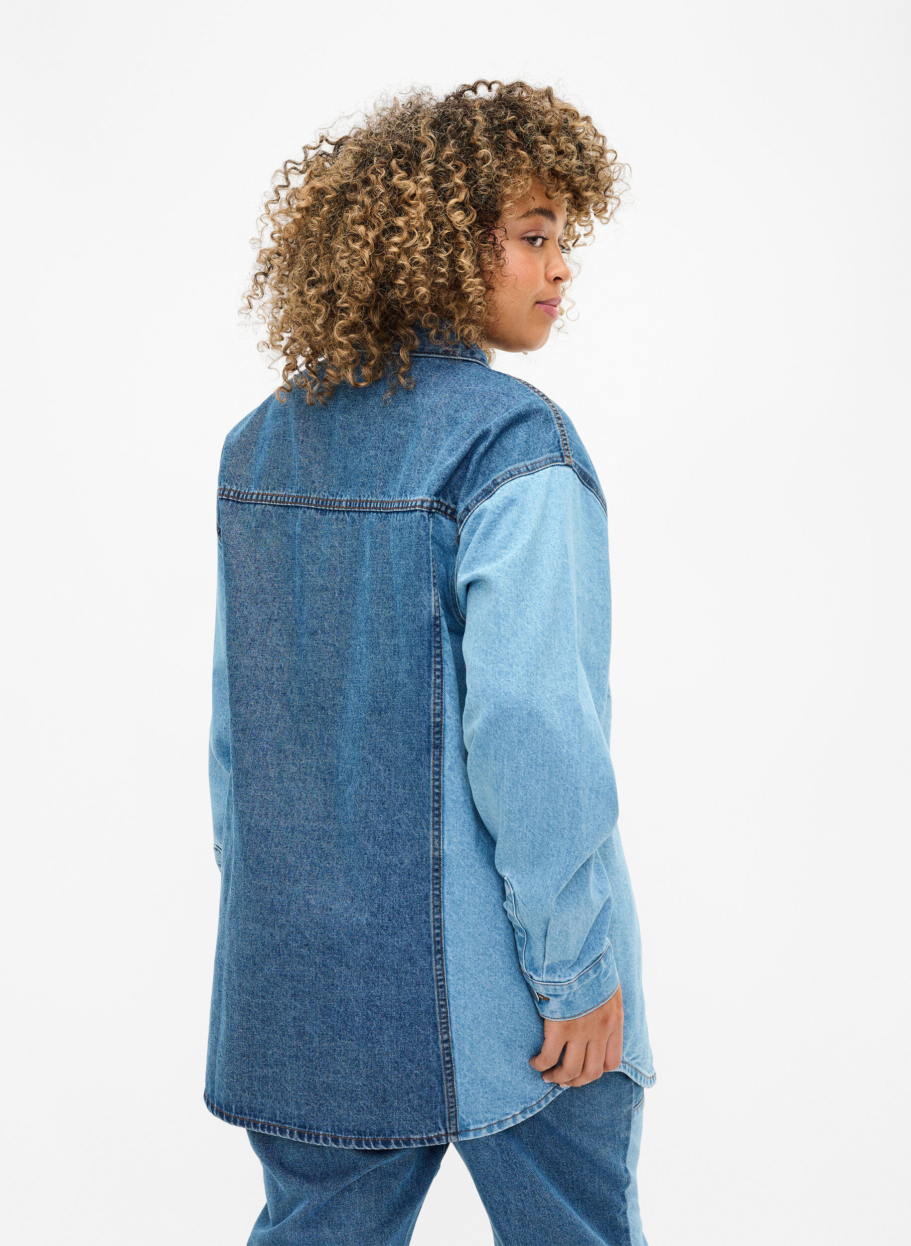 Zizzifashion Colorblock denim jacket, Light Blue Denim, Model image number 1