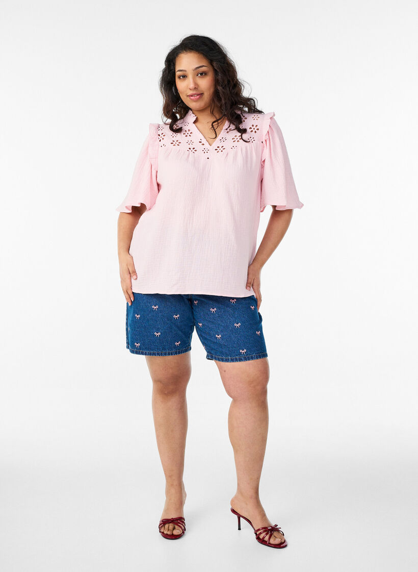 Blouse in cotton muslin with broderie anglaise and 1/2 sleeves, Rose, Model image number 1