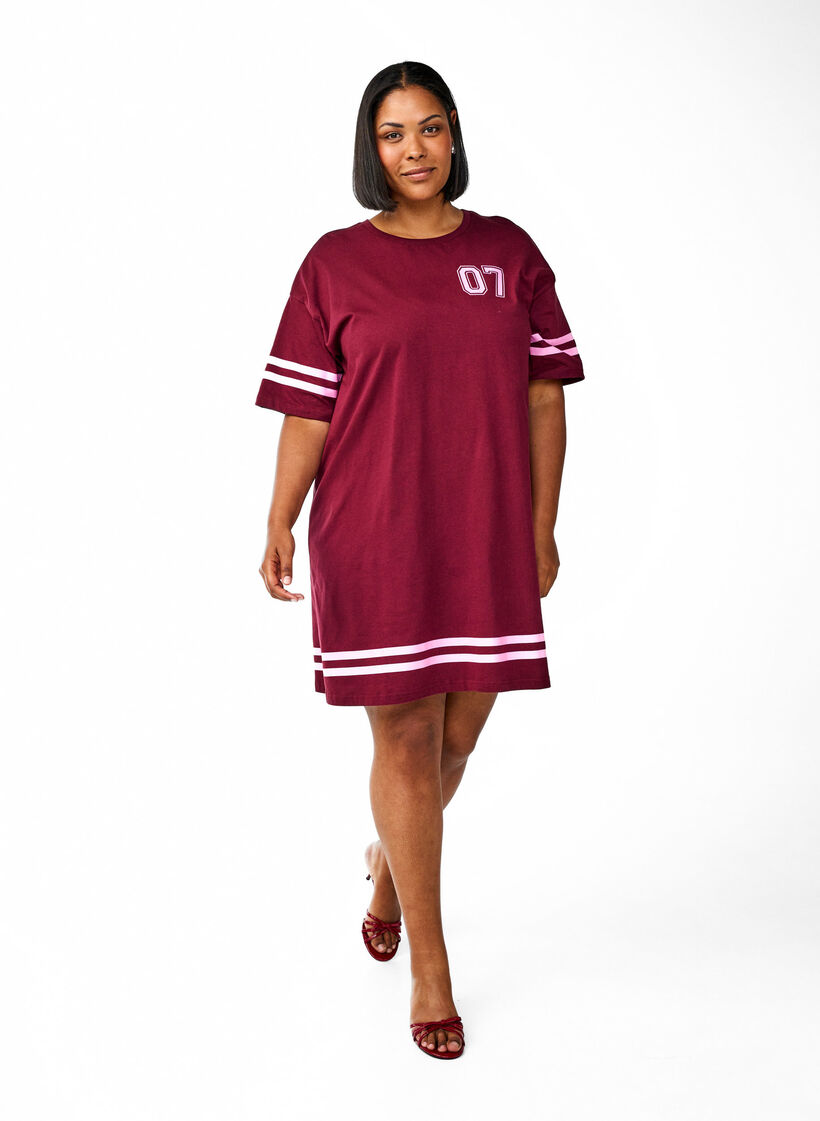 Short T-shirt dress with sporty details, Dark Bordeaux, Model image number 1