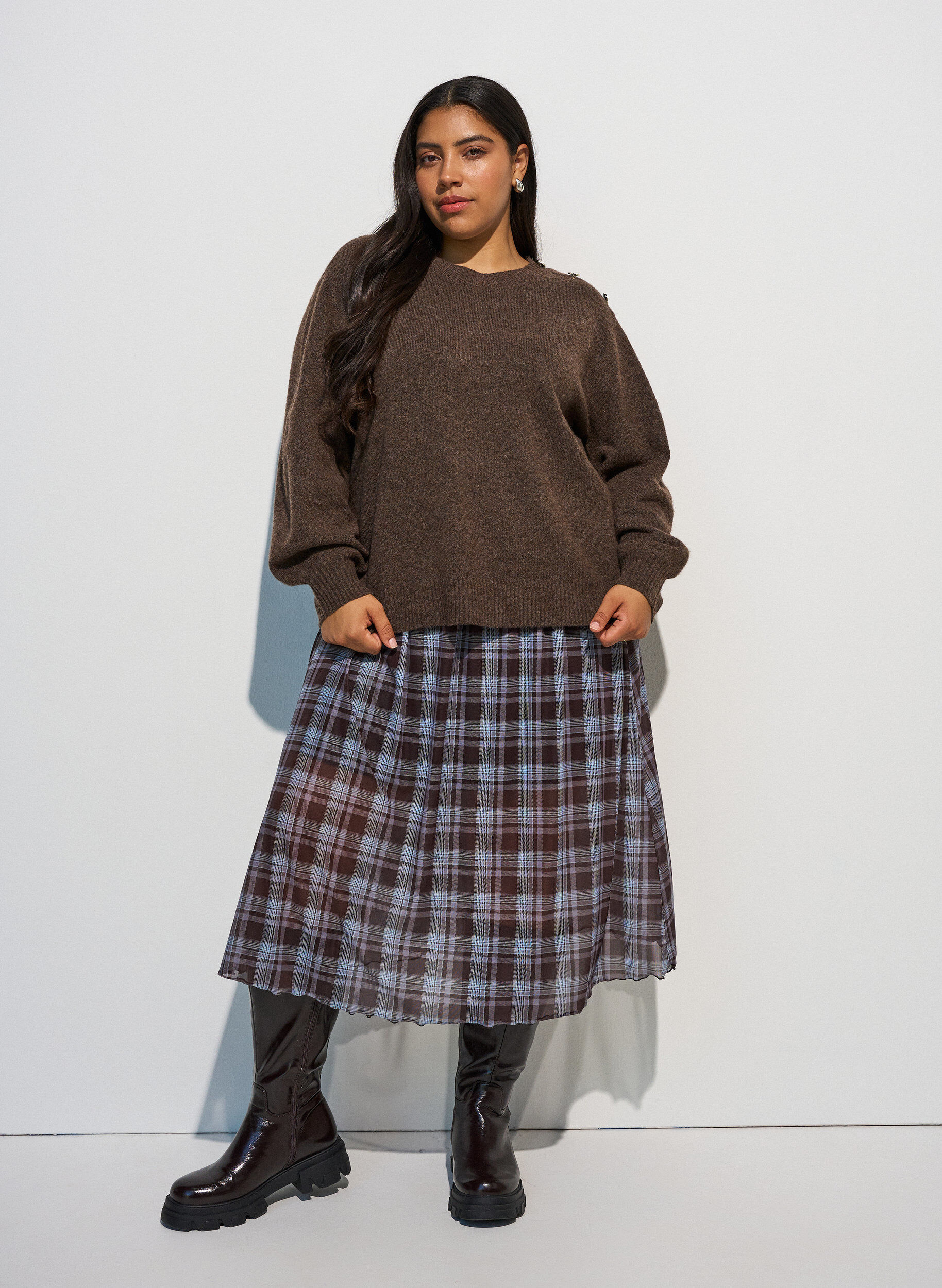 ZizzifashionKnit blouse with button detail, Brown, Model image number 1