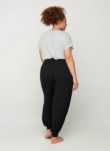 Loose viscose trousers with pockets, Black, Model image number 1