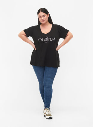 Cotton t-shirt with text print and v-neck, Black ORI, Model image number 2