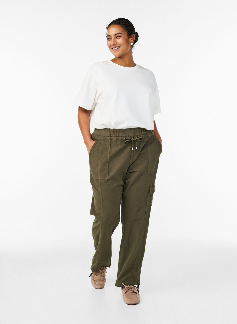 Loose cargo trousers in cotton, Green, Model image number 0