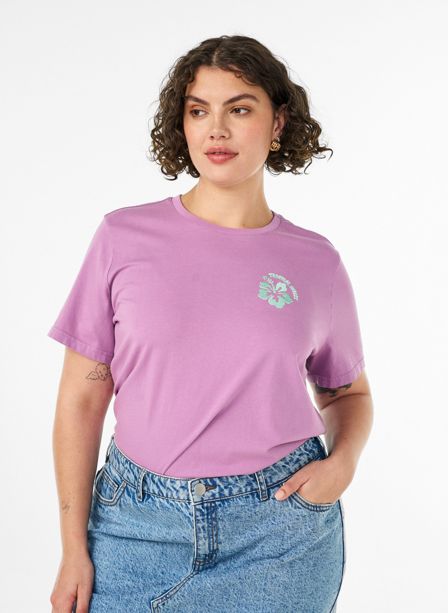 Organic cotton T-shirt with back print, Rose, Model