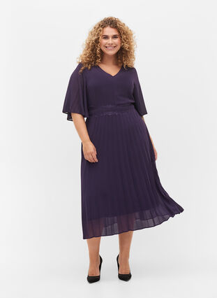 Short-sleeved pleated dress, Purple Velvet, Model image number 2