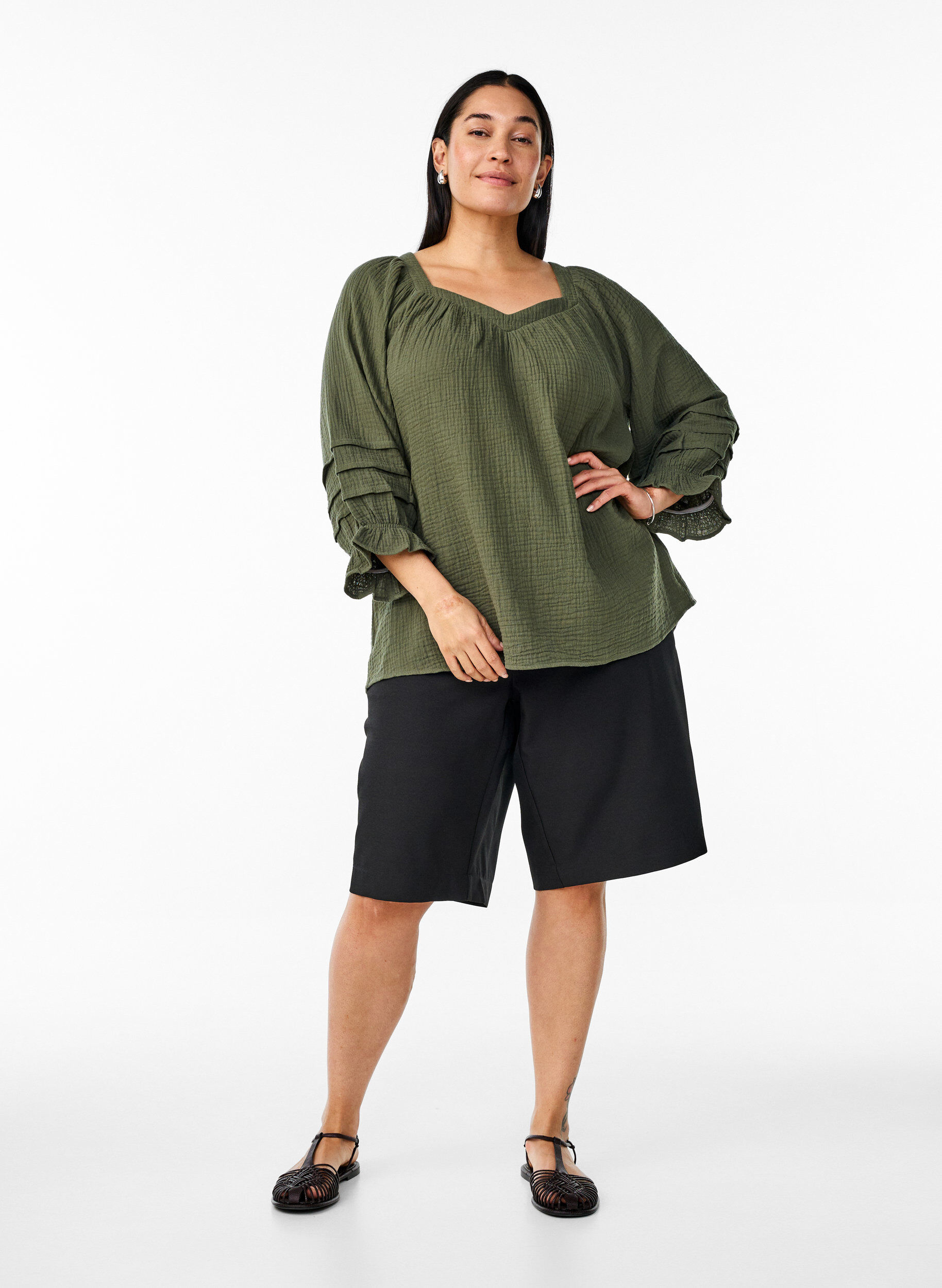 Zizzifashion Cotton muslin blouse with 3/4 sleeves, Thyme, Model image number 2