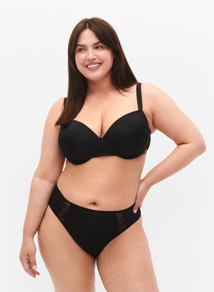 Lacy g-string in a 3-pack, Black, Model image number 0