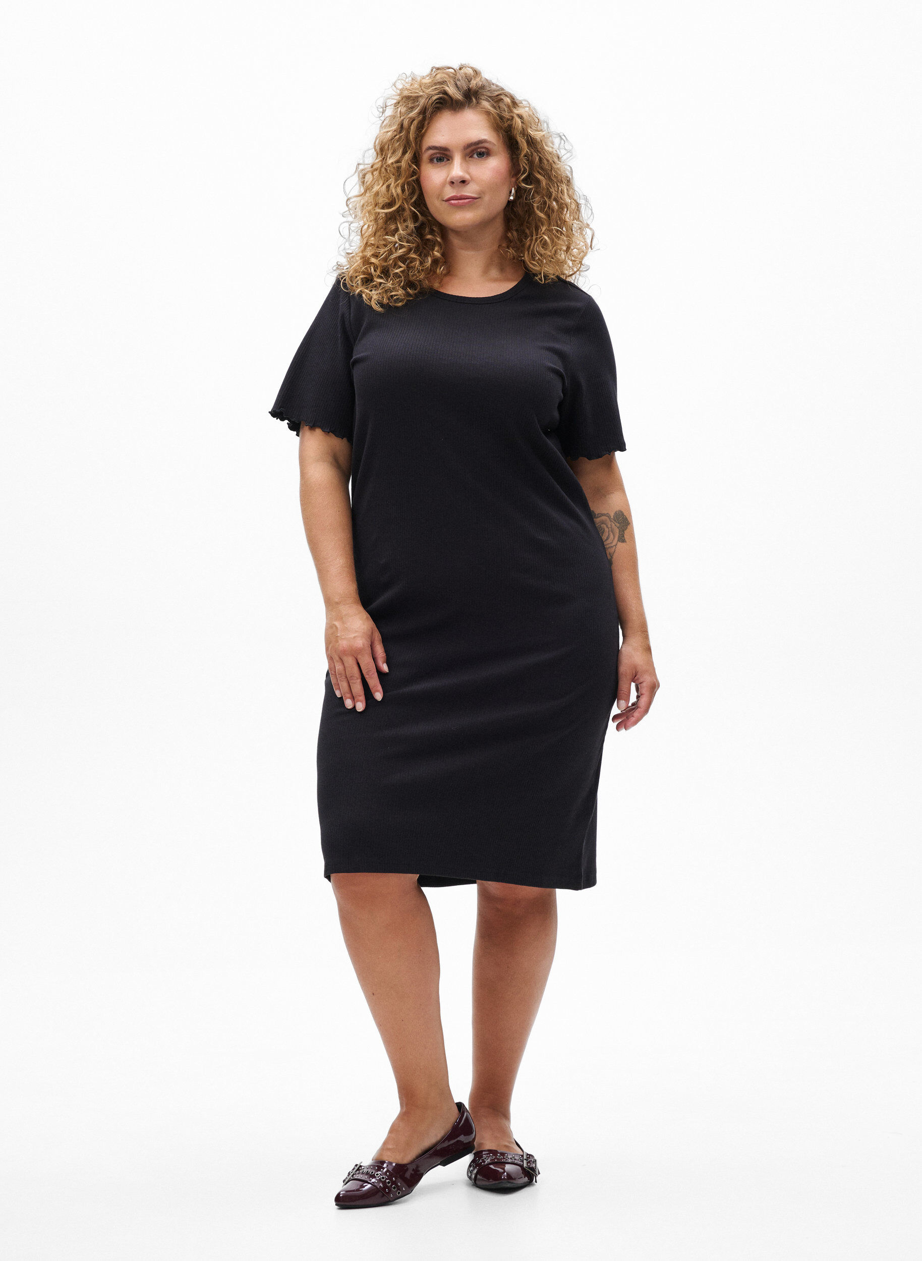 Zizzifashion Knee-length T-shirt dress in ribbed jersey, Black, Model image number 1