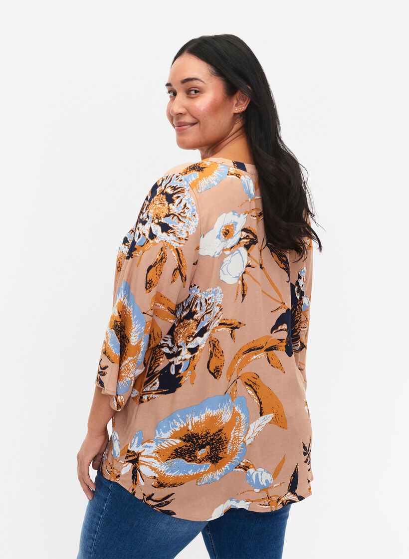 Blouse in viscose with 3/4 sleeves, Blue Flower AOP, Model image number 1