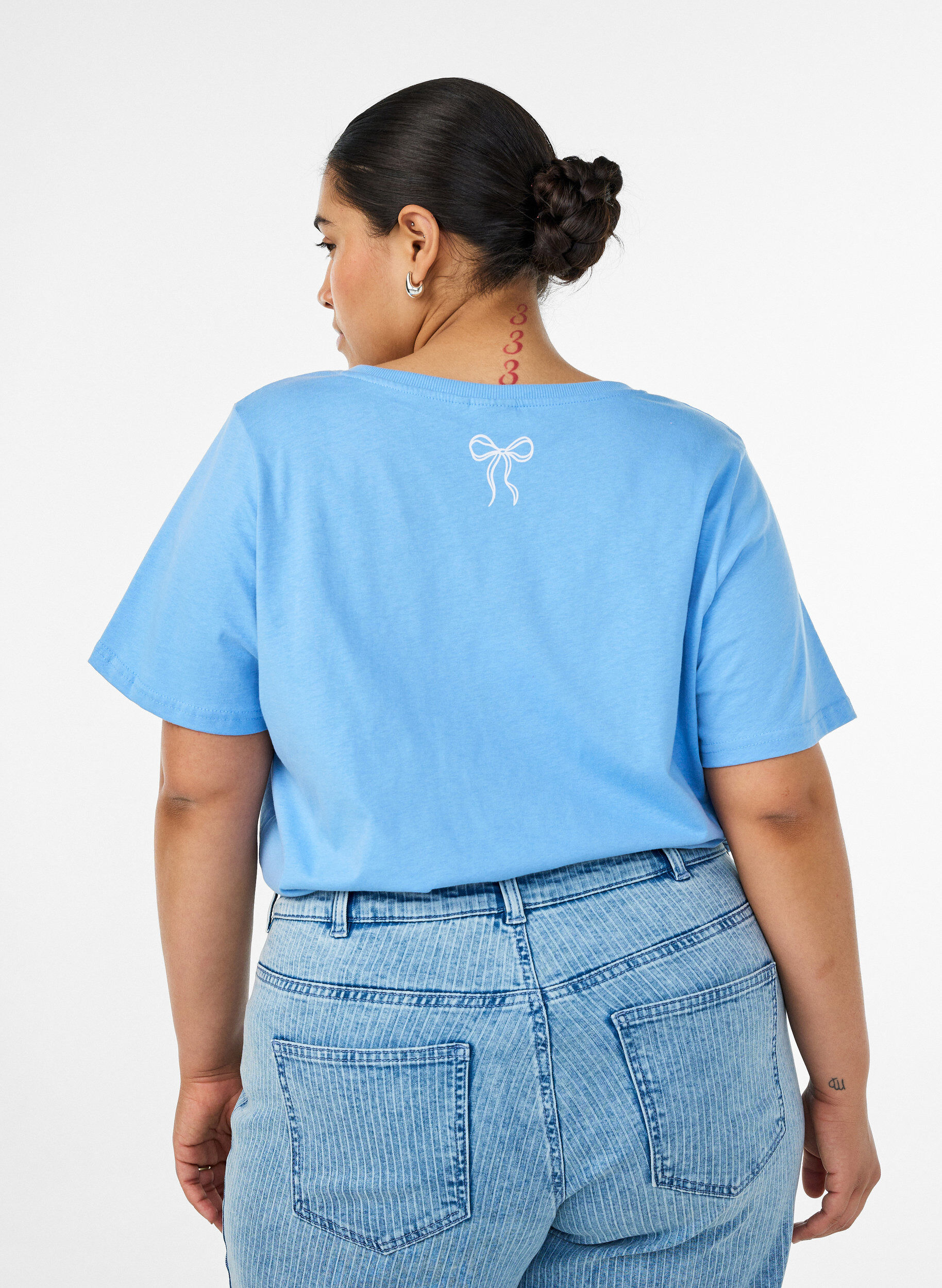 ZizzifashionCotton T-shirt with V-neck and front print, Light Blue, Model image number 2