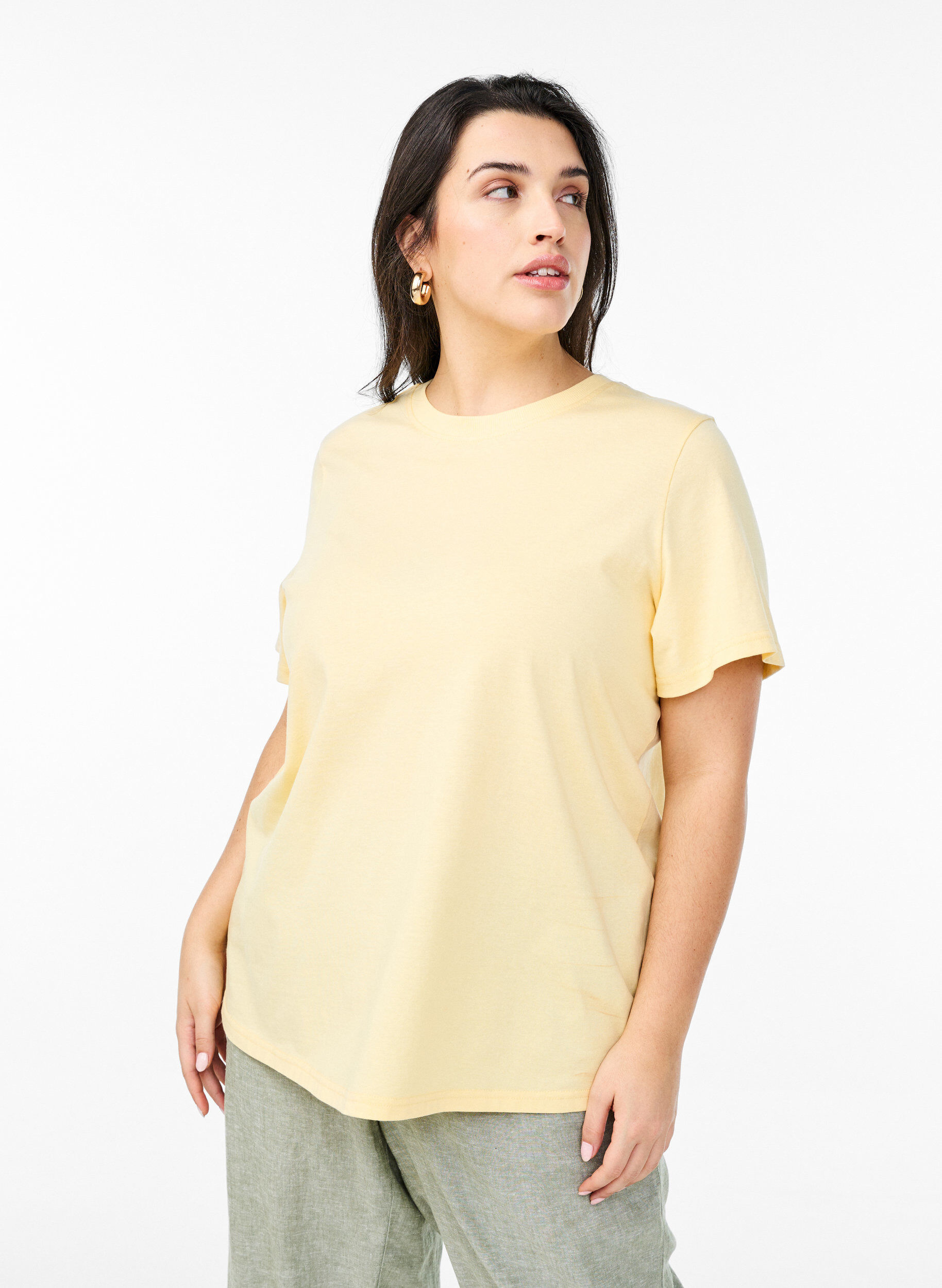 Basic cotton T-shirt with round neck, Yellow, Model