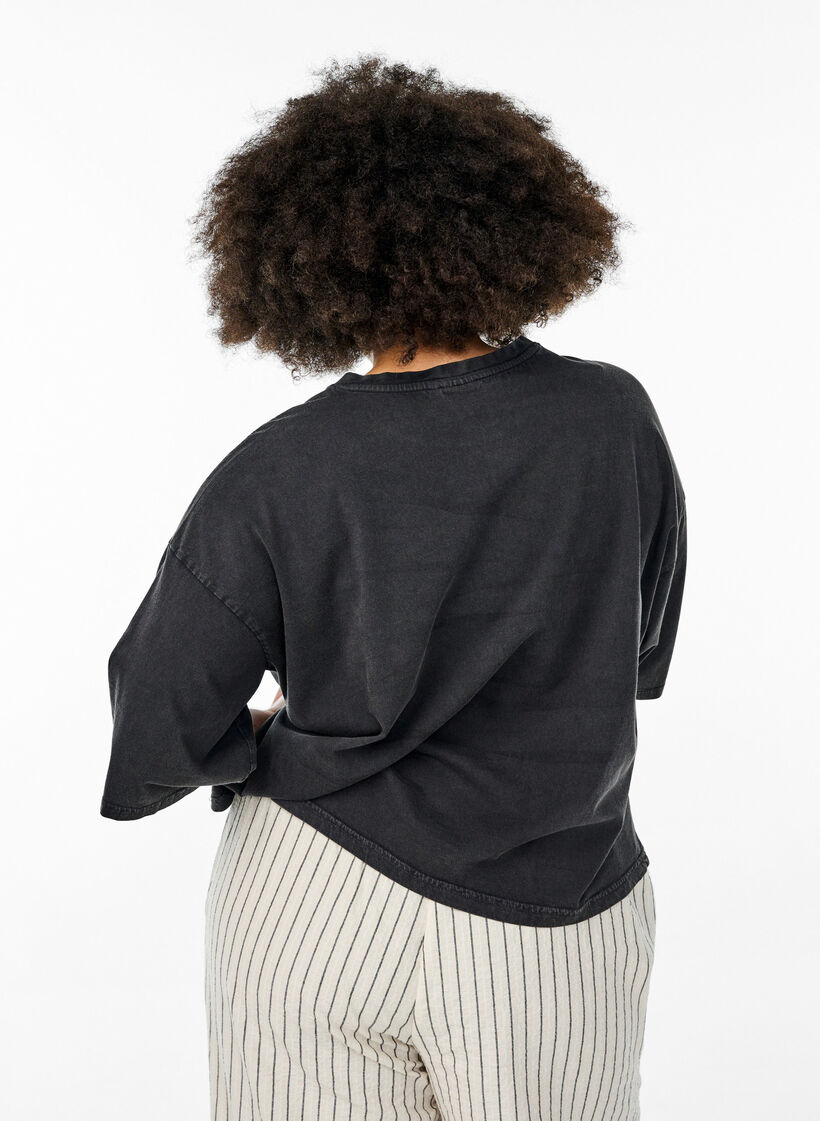 Short T-shirt with a loose fit, Grey, Model image number 2