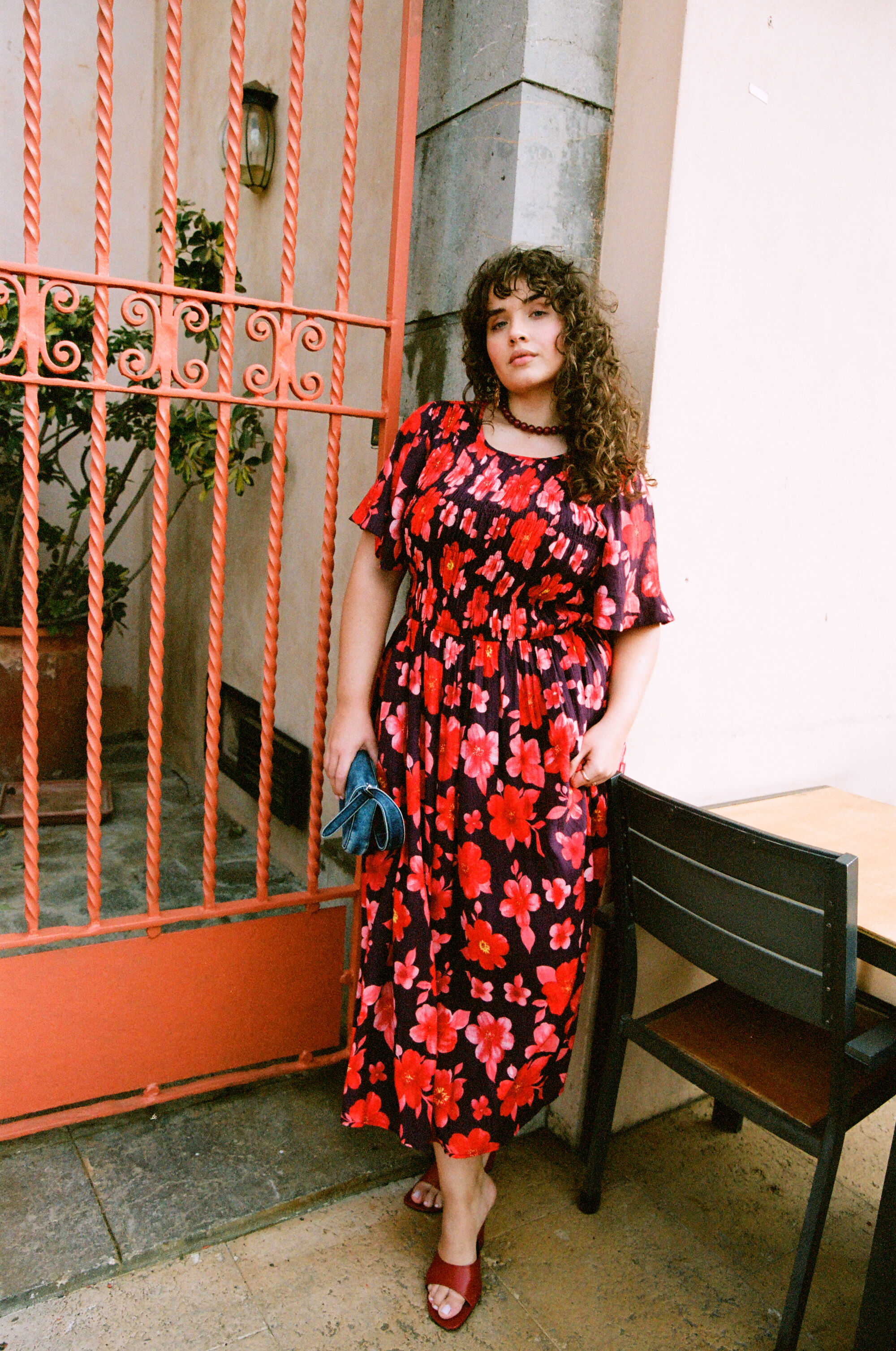 ZizzifashionFloral elegance in red, , Model