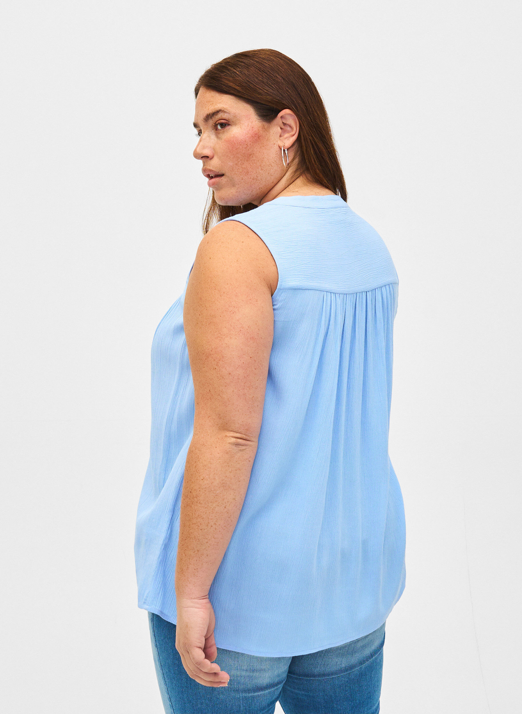 Zizzifashion Sleeveless viscose blouse with crochet detail, Serenity, Model image number 1