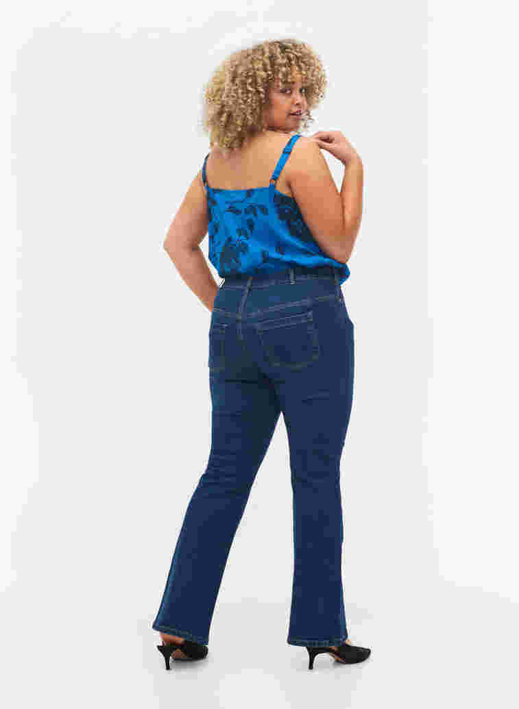 High-waisted Ellen bootcut jeans, Dark Blue, Model