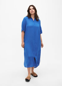 Viscose shirt dress with short sleeves, Victoria blue, Model