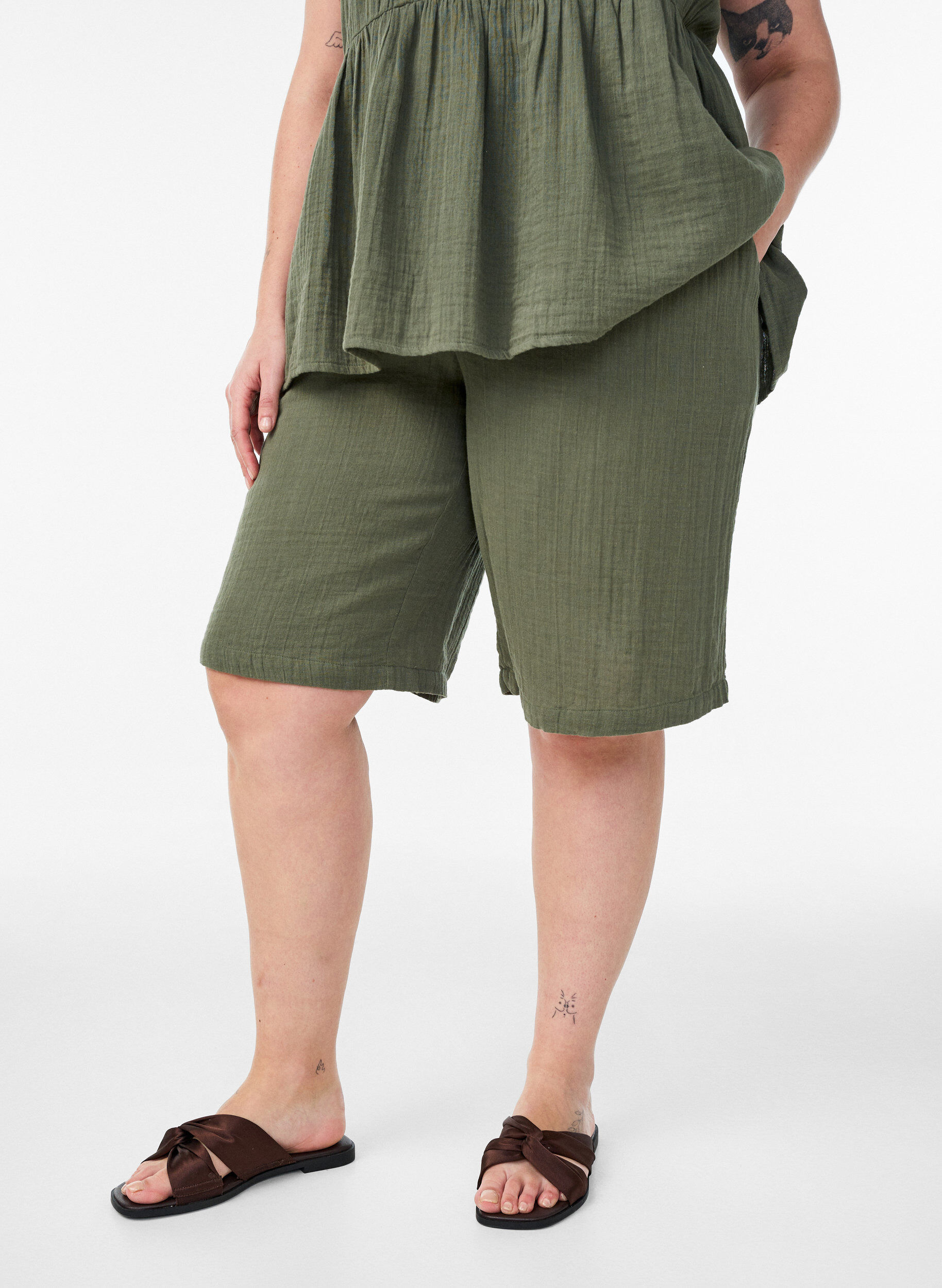 ZizzifashionLoose cotton muslin shorts with a high waist, Green, Model image number 3