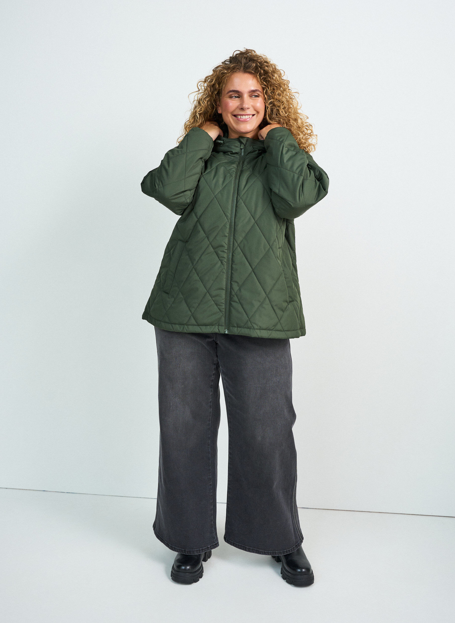 ZizzifashionLightly padded jacket with diamond quilt, Green, Model image number 1