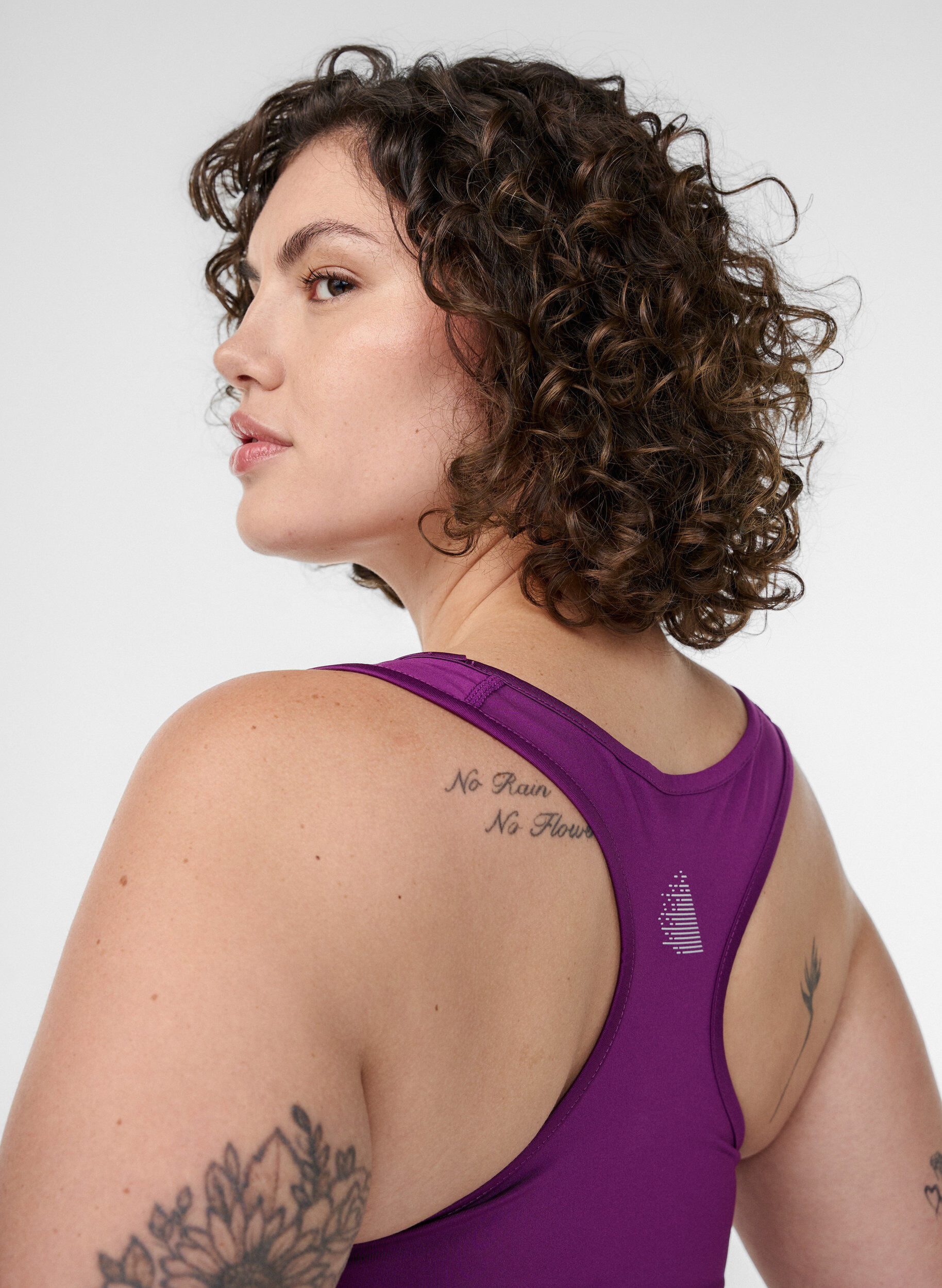 ZizzifashionSports bra with racerback, Purple, Model image number 3