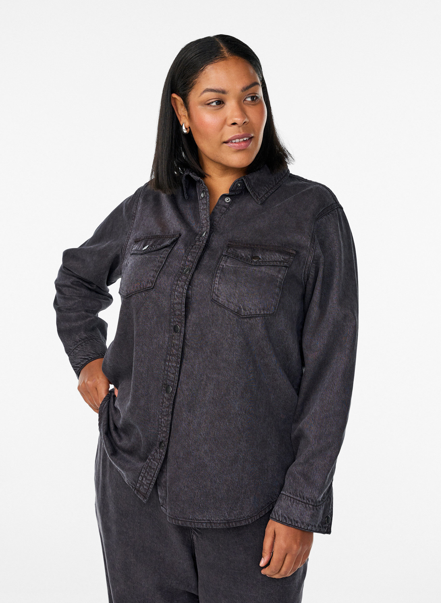 Denim shirt with chest pockets, Grey, Model