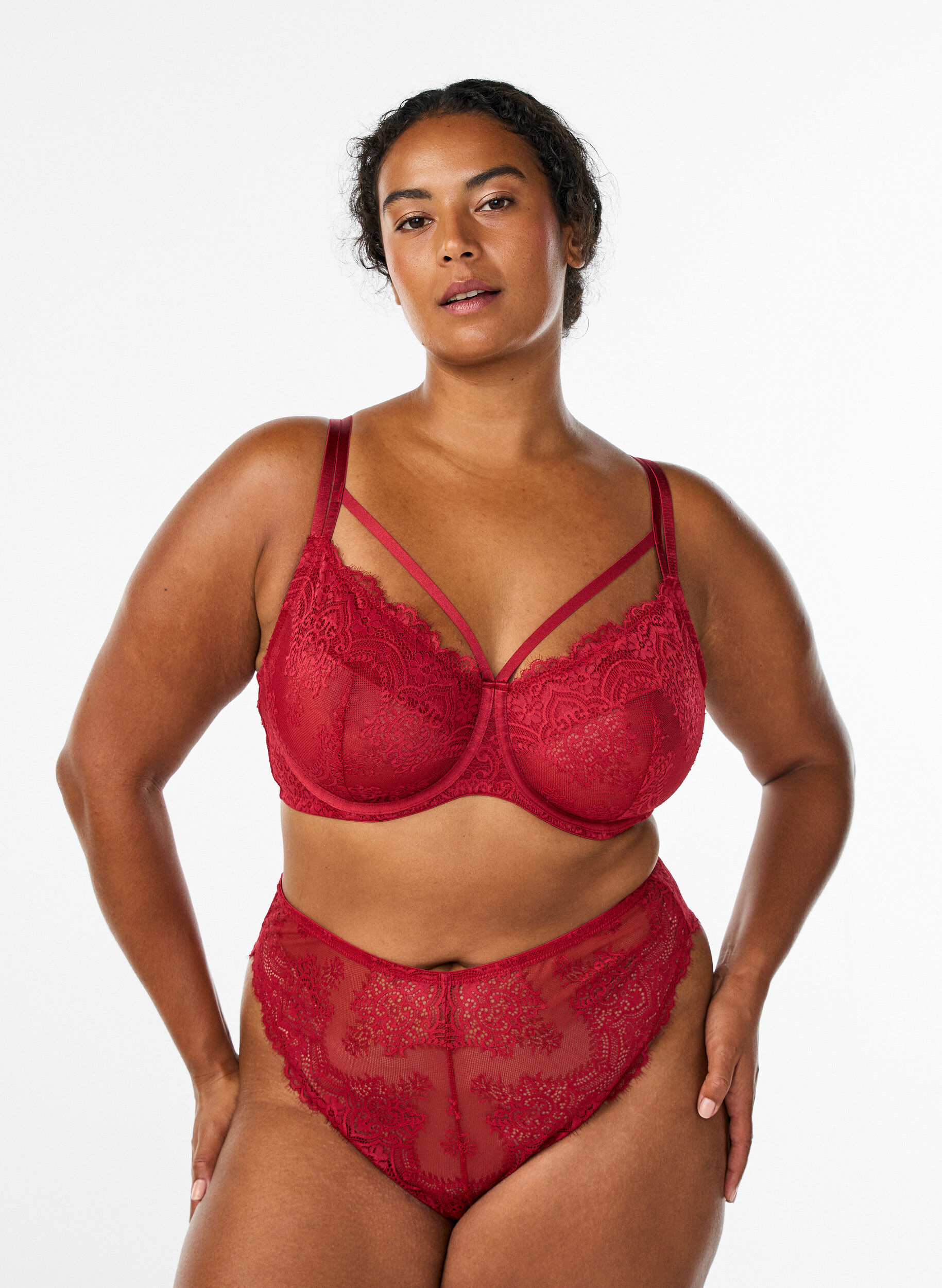 Zizzifashion Full cover lace bra with strap details, Red, Model image number 1