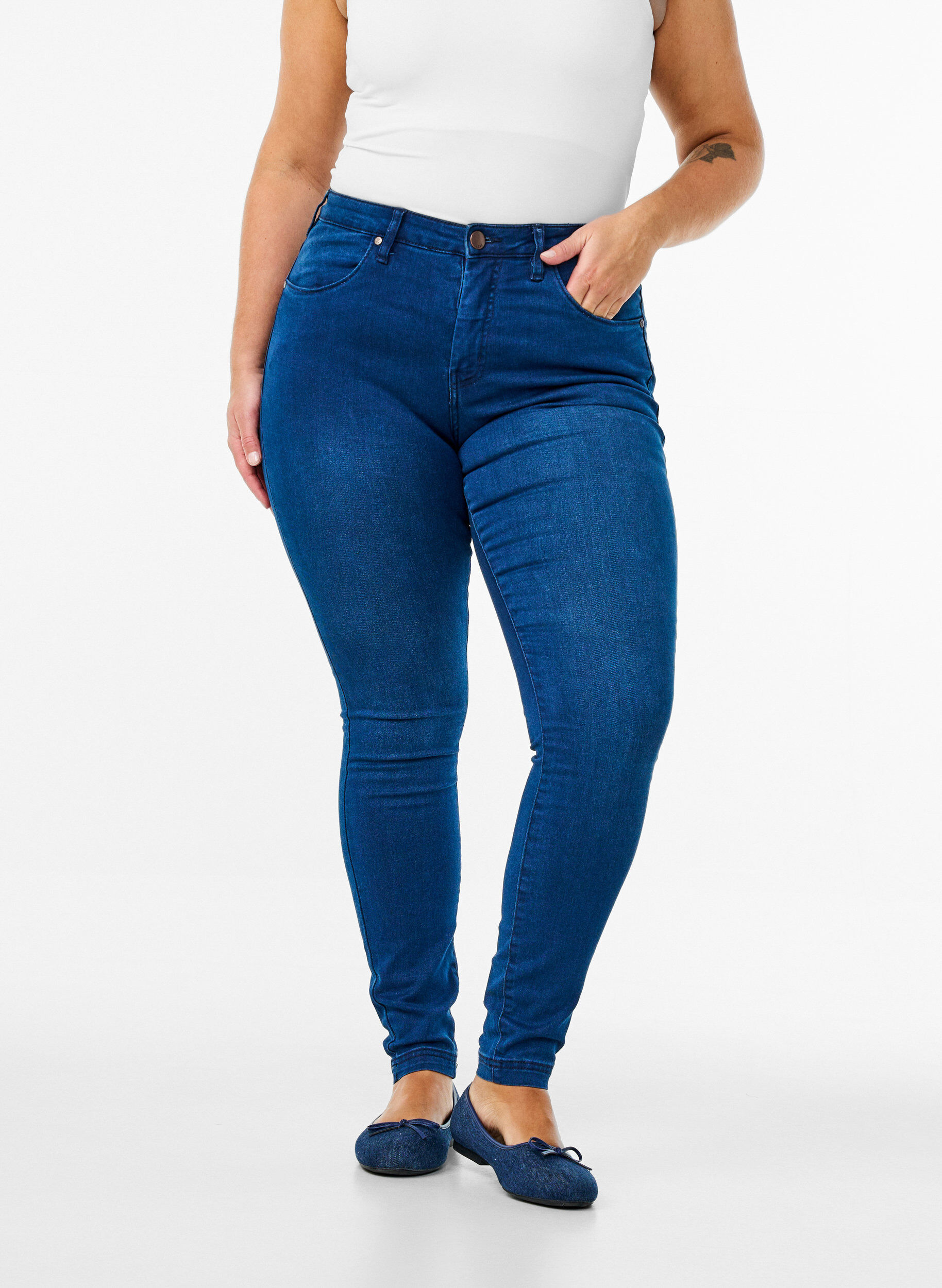 Zizzifashion Super slim Amy jeans with high waist, Blue Denim, Model image number 2