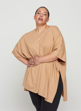 Short-sleeved knitted poncho with round neck, Nomad Mel., Model image number 0