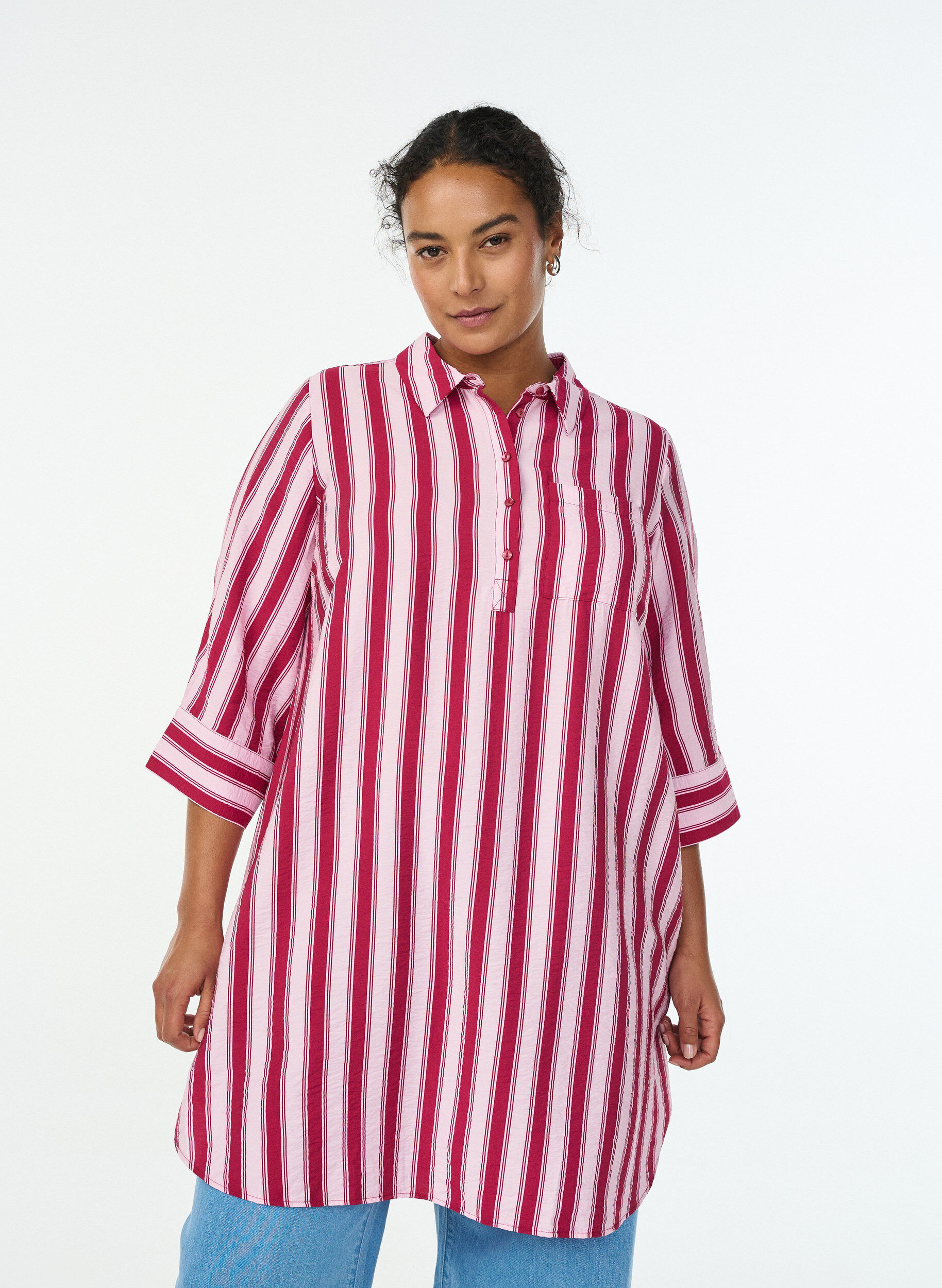 Short dress with collar and chest pocket, Pink, Model