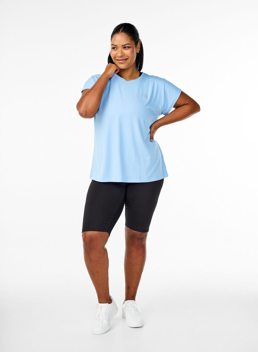 Solid-coloured workout T-shirt, Blue, Model image number 1
